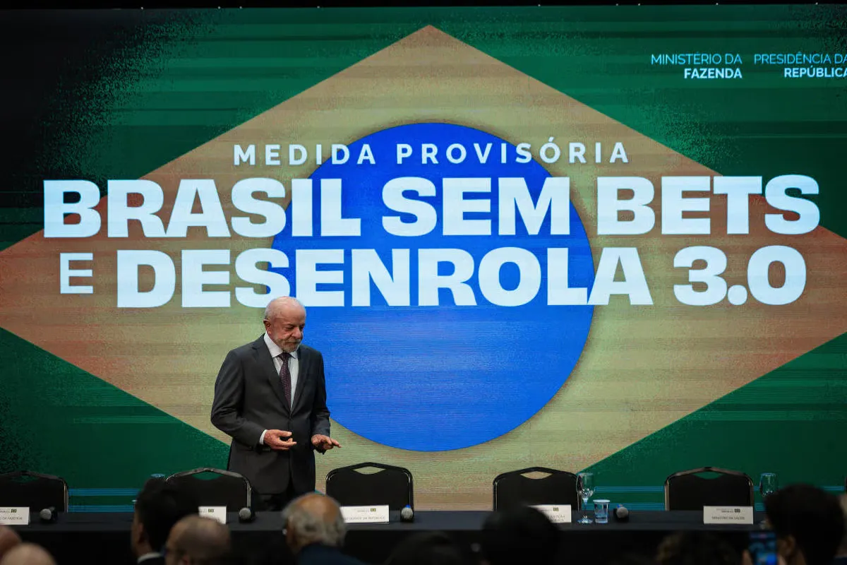 Governo Lula assina Medida Provisória para proibir cassinos online e bets no Brasil